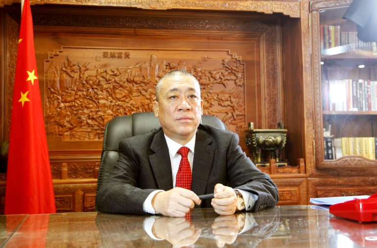 “發錢發到手軟”的網紅老板，河南礦山董事長崔培軍也來參會啦！